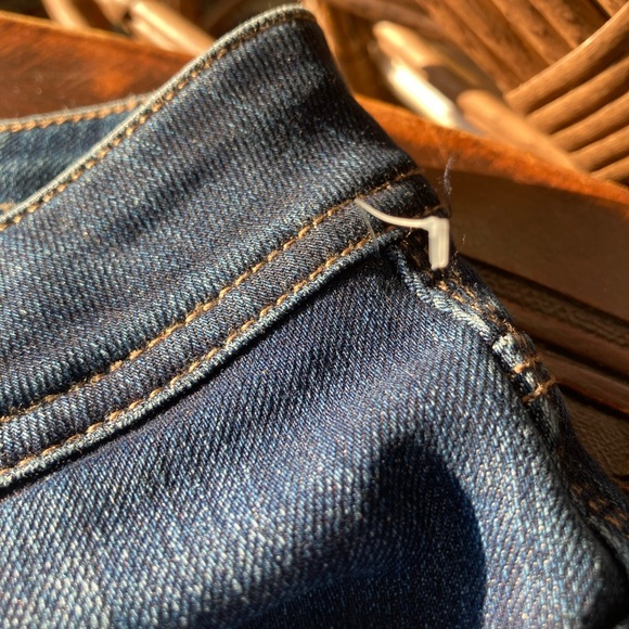 DL1961 Coco straight curvy jean s28 petite - Picture 9 of 12